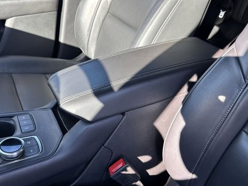 Used 2023 Cadillac XT4 Premium Luxury image 28