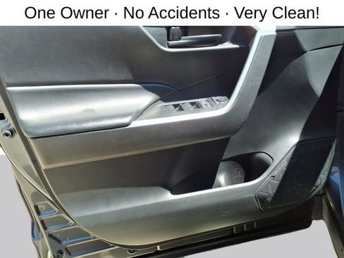 Used 2023 Toyota RAV4 LE AWD/4WD image 10
