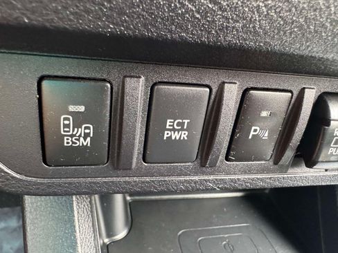 Certified 2022 Toyota Tacoma TRD Sport w/ Technology Package AWD/4WD image 38