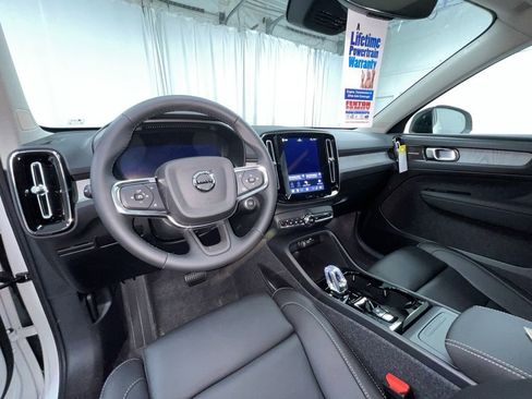 New 2026 Volvo XC40 B5 Ultra w/ Protection Package Premier image 3