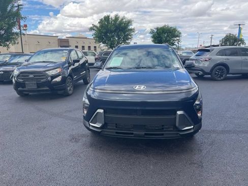 Used 2025 Hyundai Kona SEL FWD image 2