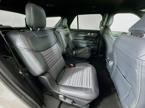 New 2026 Ford Explorer ST-Line image 28