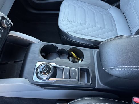 Used 2024 Ford Escape Platinum w/ Premium Technology Package image 37