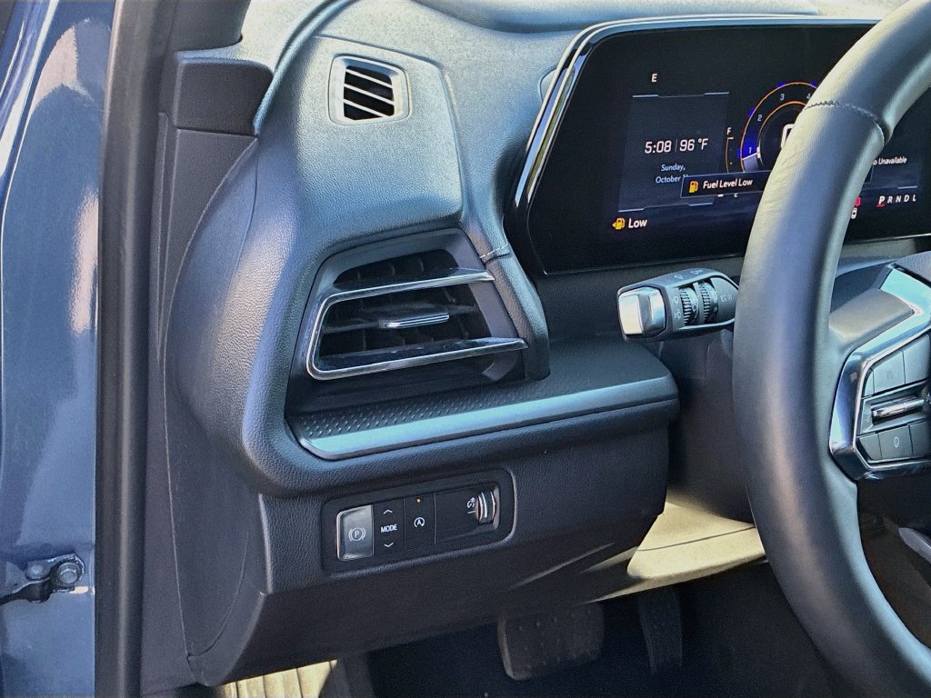 Used 2026 Chevrolet Traverse LT w/ LPO, Floor Liner Package FWD image 10