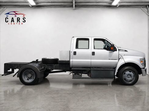 Used 2019 Ford F650 2WD Crew Cab Super Duty image 1