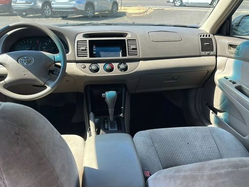Used 2002 Toyota Camry LE image 9
