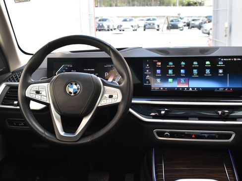 Used 2025 BMW X7 xDrive40i AWD/4WD image 34