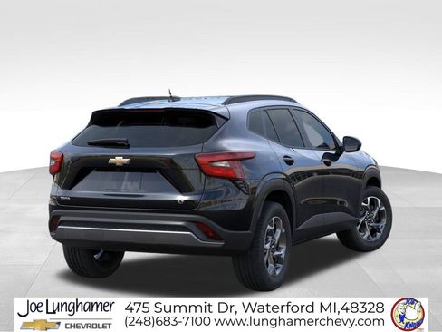 New 2026 Chevrolet Trax LT FWD image 4
