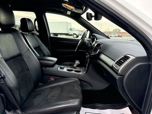 Used 2020 Jeep Grand Cherokee Altitude AWD/4WD image 31