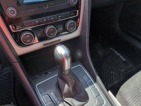 Used 2017 Volkswagen Passat 1.8T S image 18