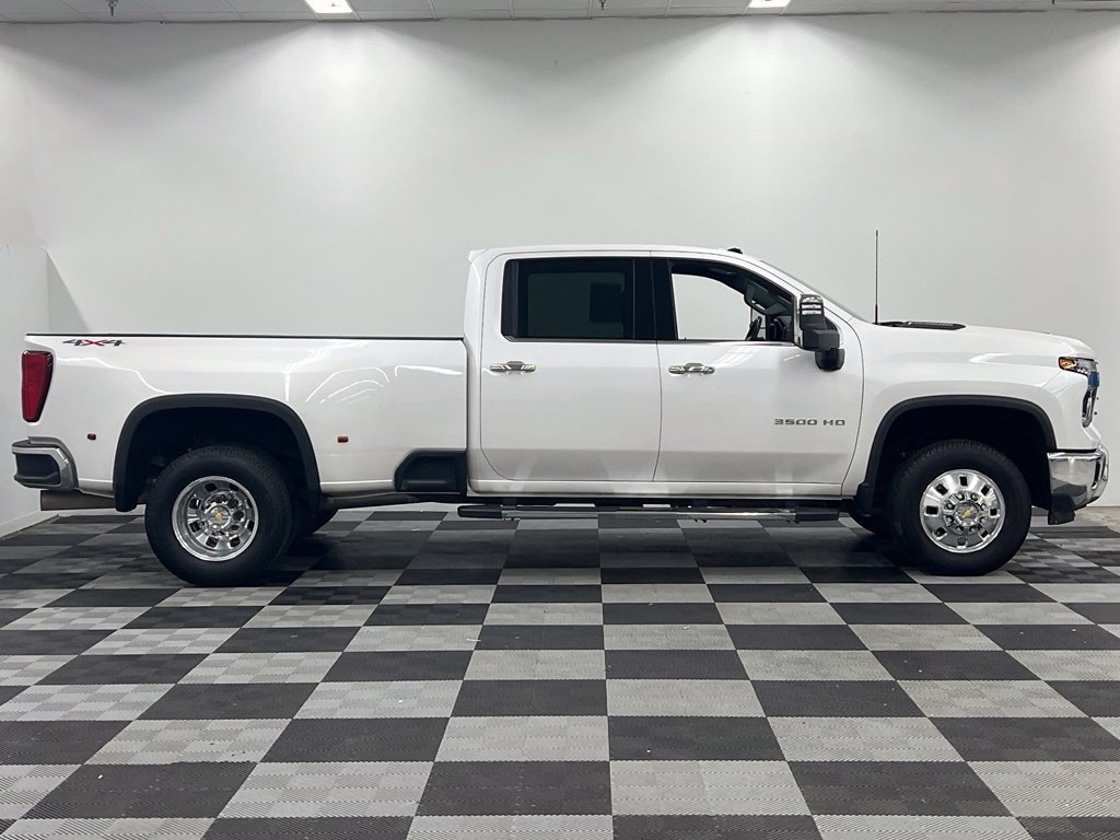 Used 2024 Chevrolet Silverado 3500 LTZ w/ LTZ Convenience Package AWD/4WD image 8