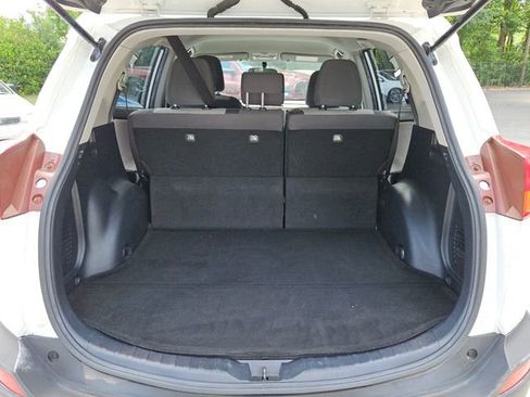 Used 2015 Toyota RAV4 LE FWD image 13