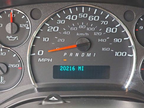 Used 2024 Chevrolet Express 2500 w/ Driver Convenience Package image 22