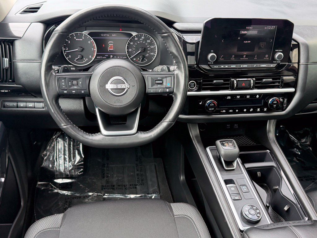 Used 2024 Nissan Pathfinder SV AWD/4WD image 16