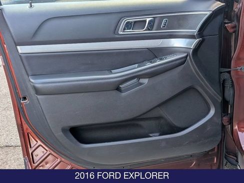 Used 2016 Ford Explorer XLT w/ Equipment Group 202A AWD/4WD image 11