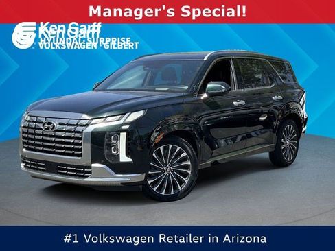 Used 2023 Hyundai Palisade Calligraphy FWD image 1