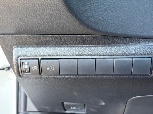 Used 2020 Toyota Corolla SE w/ Carpet Mat Package FWD image 18