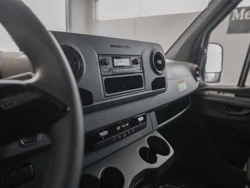 Certified 2025 Mercedes-Benz Sprinter 2500 image 28