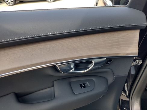 New 2025 Volvo XC90 B6 Plus image 18