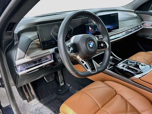 Used 2023 BMW 740i RWD image 9