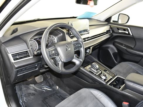 Used 2023 Mitsubishi Outlander SE AWD/4WD image 36