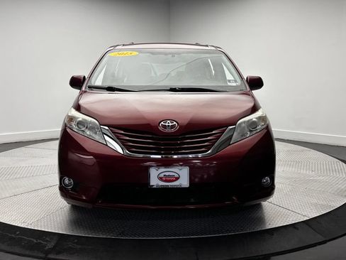 Used 2015 Toyota Sienna LE FWD image 37
