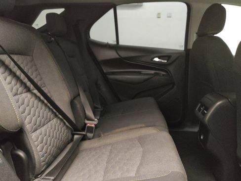 Used 2018 Chevrolet Equinox LT image 19