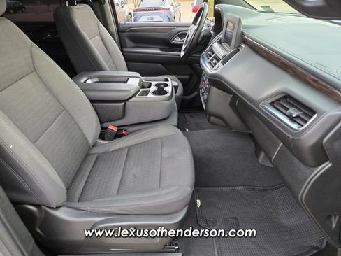 Used 2022 Chevrolet Suburban LS RWD image 16