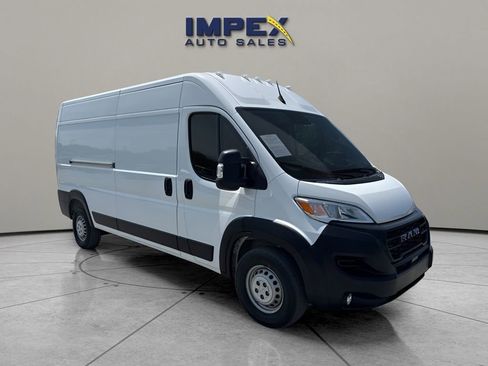 Used 2025 RAM ProMaster 2500 w/ Convenience Group FWD image 7