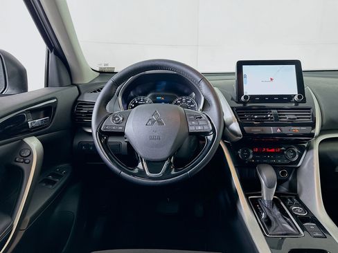 Used 2025 Mitsubishi Eclipse Cross AWD image 17