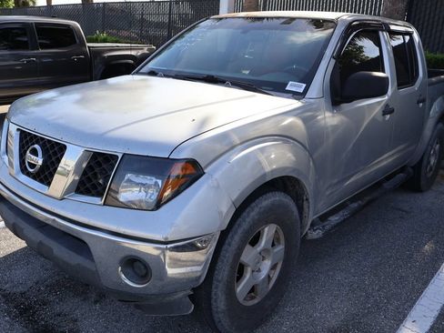 Used 2006 Nissan Frontier SE w/ (P01) Power Pkg RWD image 2