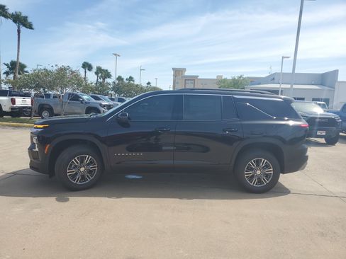 New 2026 Chevrolet Traverse LT w/ Driver Confidence Package FWD image 4