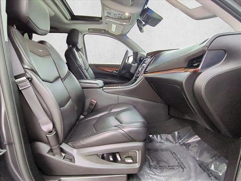 Used 2015 Cadillac Escalade Luxury RWD image 25