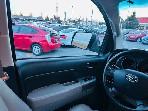 Used 2010 Toyota Tundra 4x4 Double Cab image 14