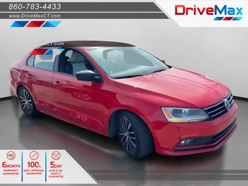 Used 2016 Volkswagen Jetta Sport image 1