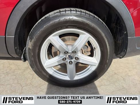 Used 2019 Ford Explorer XLT image 11