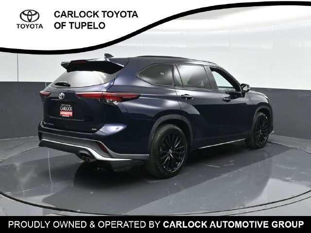 Used 2024 Toyota Highlander XSE FWD image 3