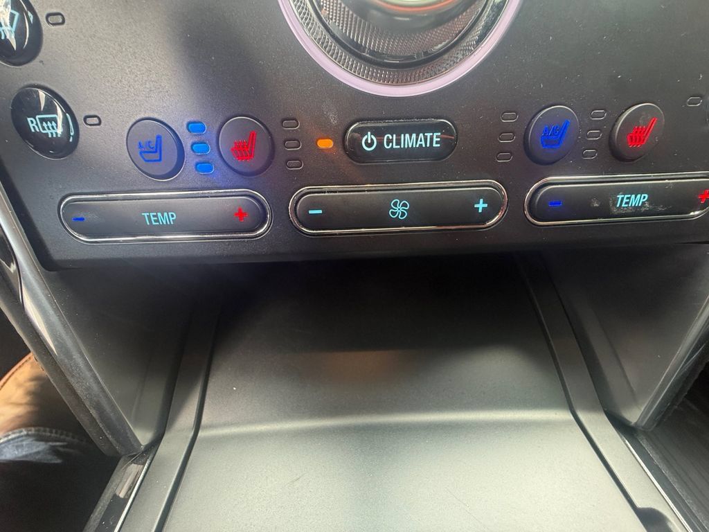 Used 2018 Ford Explorer Platinum AWD/4WD image 19