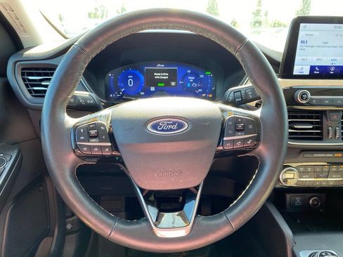 Used 2021 Ford Escape Titanium w/ Titanium Premium Package FWD image 11