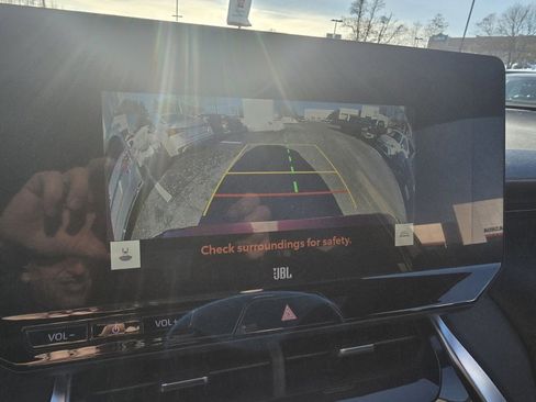 Certified 2023 Toyota Venza XLE image 29