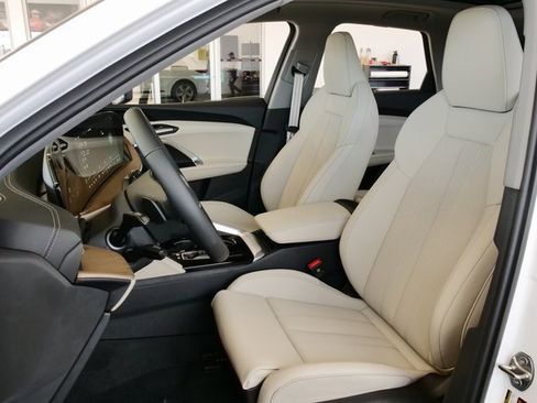 New 2025 Audi Q5 Prestige image 10