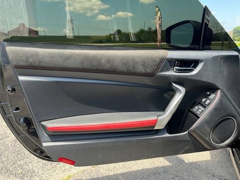 Used 2019 Toyota 86 RWD image 14