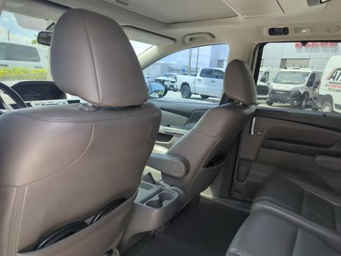 Used 2016 Honda Odyssey Touring Elite image 14