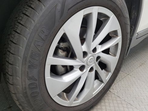 Used 2015 Nissan Rogue SL image 31