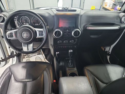 Used 2016 Jeep Wrangler Unlimited Rubicon image 26