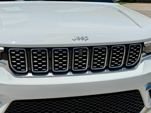 Used 2025 Jeep Grand Cherokee Summit AWD/4WD image 72