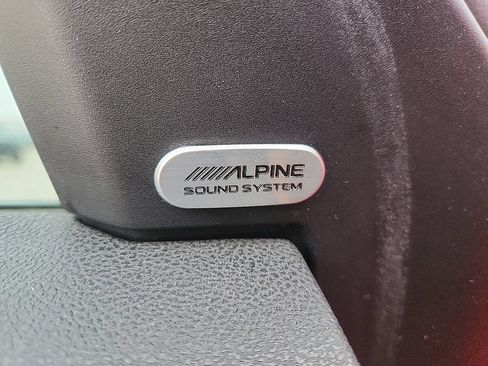 Used 2023 Dodge Charger SXT RWD image 8