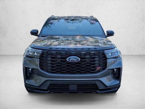 Used 2026 Ford Explorer ST RWD image 2