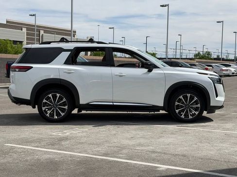 New 2026 Nissan Pathfinder Platinum AWD/4WD image 7