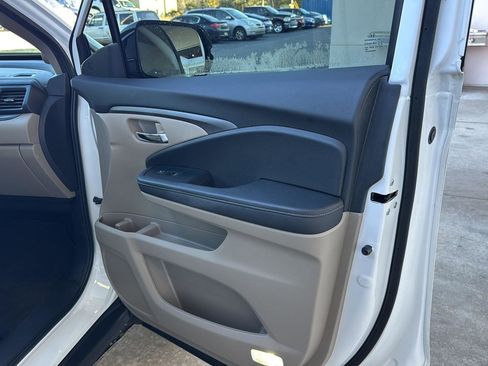 Used 2023 Honda Ridgeline RTL-E image 12